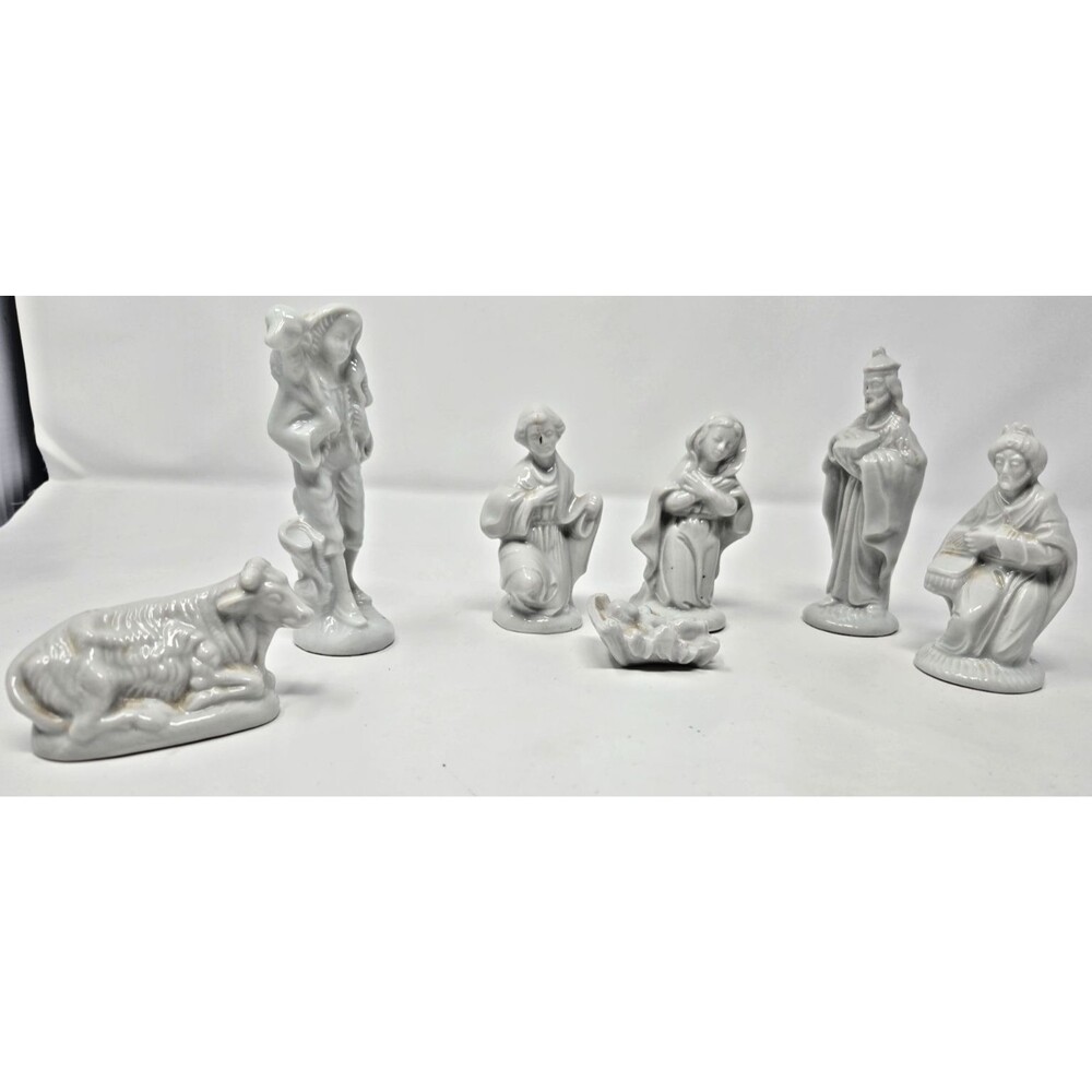 Vintage 7 Pc White Porcelain Nativity Set Miniature Christmas Holy Family Kings